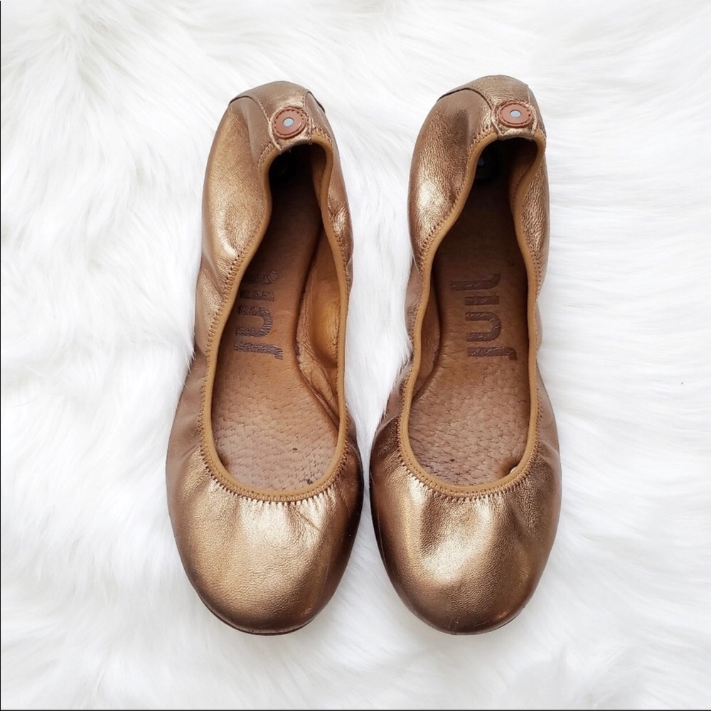 Juil “the flat” earthling shoes in metallic bronze